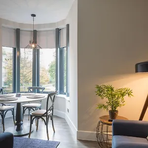 Park Lane By Urban Space Apartahotel