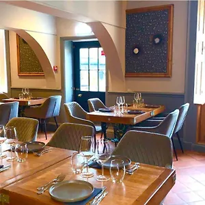 https://napiers-restaurant-with-rooms.yorkshirehotels.net