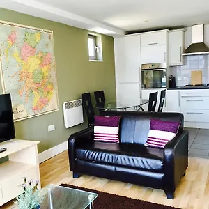 Central Luxury Apartment
